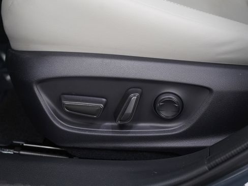 Used 2025 Toyota Prius Limited image 28