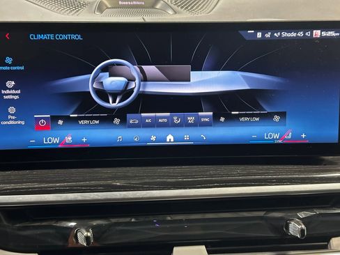 Used 2025 BMW X7 M60i AWD/4WD image 50