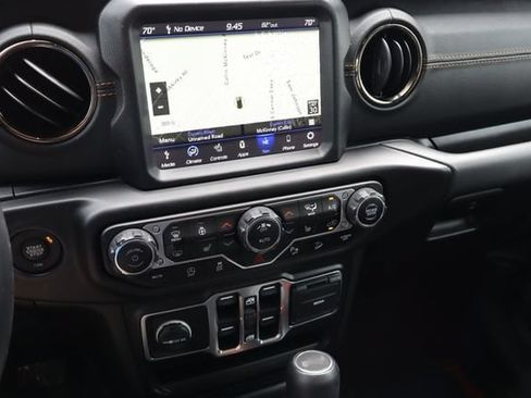 Used 2021 Jeep Wrangler Unlimited Sahara AWD/4WD image 7