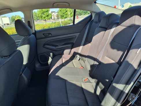 Used 2025 Nissan Altima 2.5 SV FWD image 17