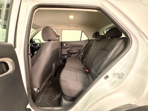 Used 2023 Hyundai Venue SE FWD image 18