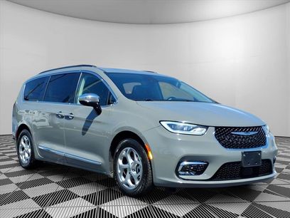 Used 2023 Chrysler Pacifica Limited