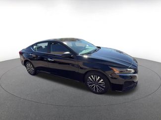 Used 2025 Nissan Altima 2.5 SV FWD video 2