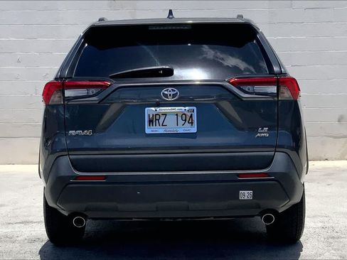 Used 2020 Toyota RAV4 LE AWD/4WD image 5