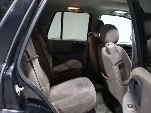 Used 2004 Chevrolet TrailBlazer LS w/ LS Preferred Equipment Group image 22