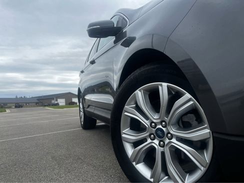 Used 2022 Ford Edge Titanium w/ Equipment Group 301A AWD/4WD image 35