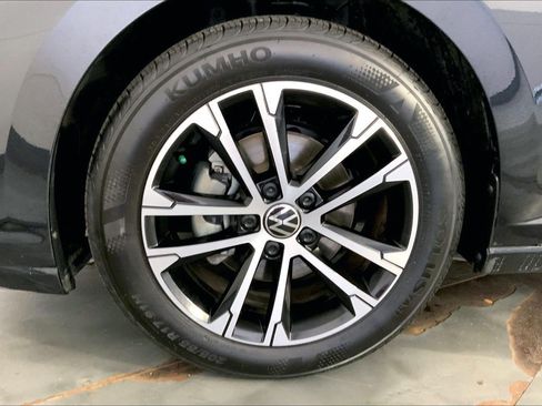 Used 2025 Volkswagen Jetta Sport FWD image 9