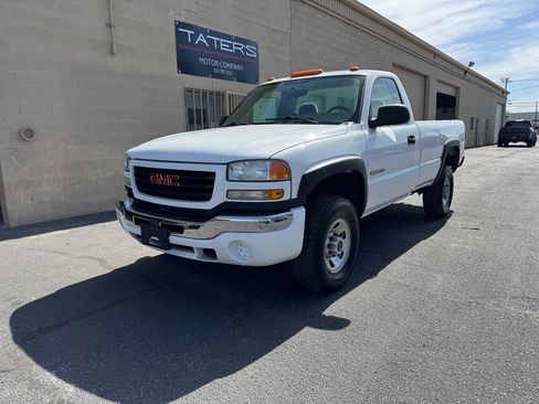 Used 2005 GMC Sierra 3500 W/T w/ Snow Plow Prep Package AWD/4WD image 2