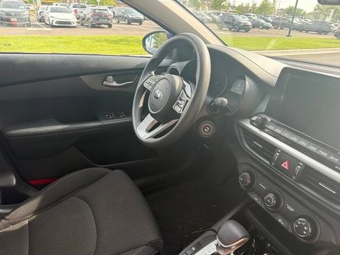 Used 2020 Kia Forte LXS FWD image 13