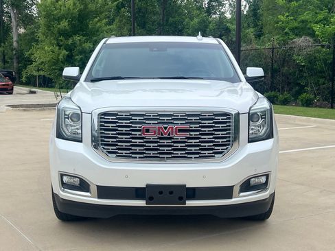 Used 2018 GMC Yukon Denali w/ Denali Ultimate Package RWD image 2