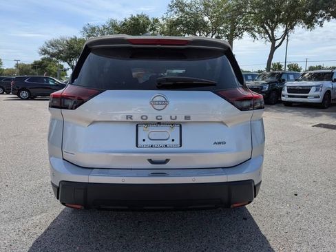 Certified 2025 Nissan Rogue SV w/ SV Premium Package image 6