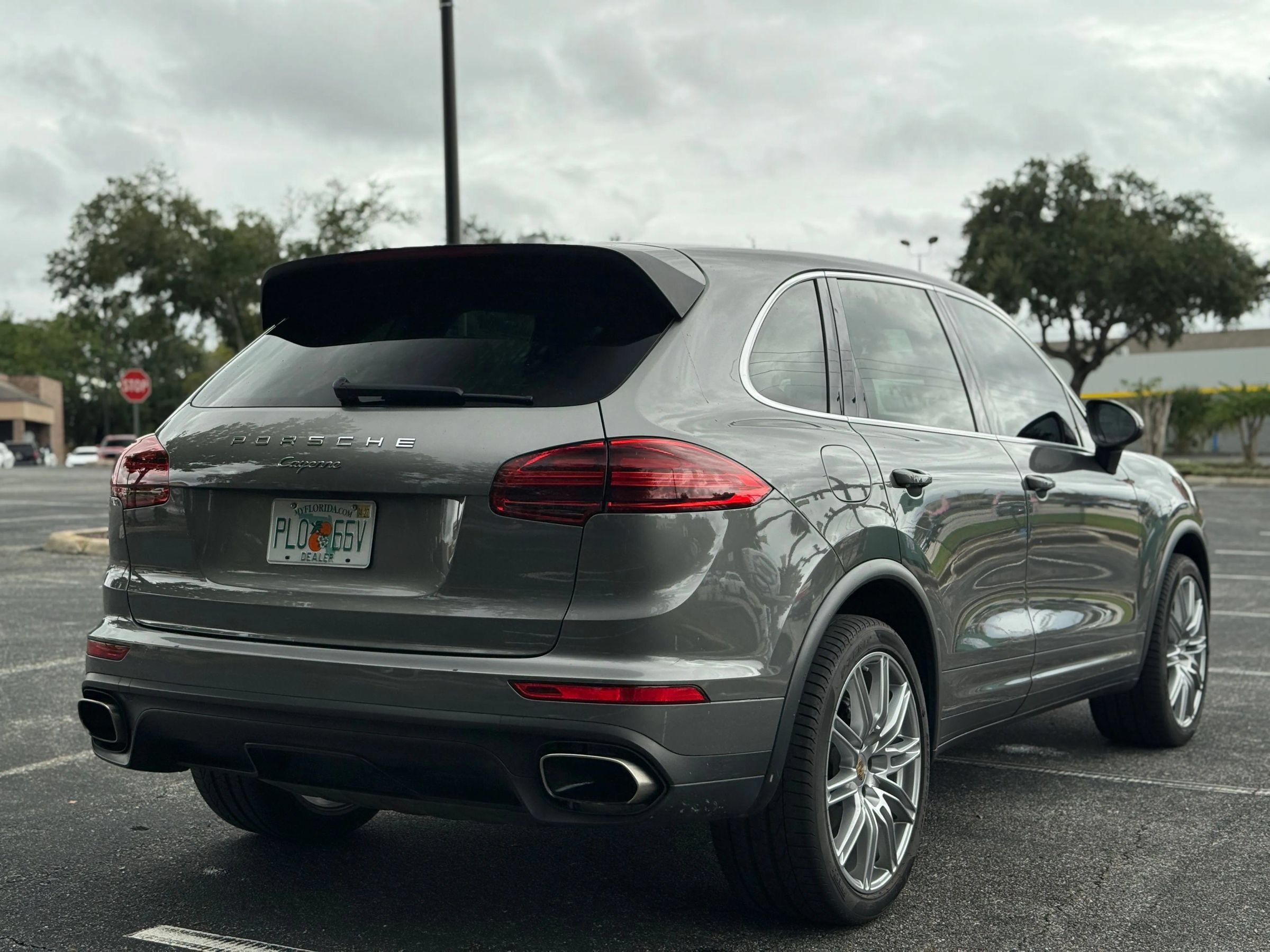 Used 2016 Porsche Cayenne AWD/4WD image 5