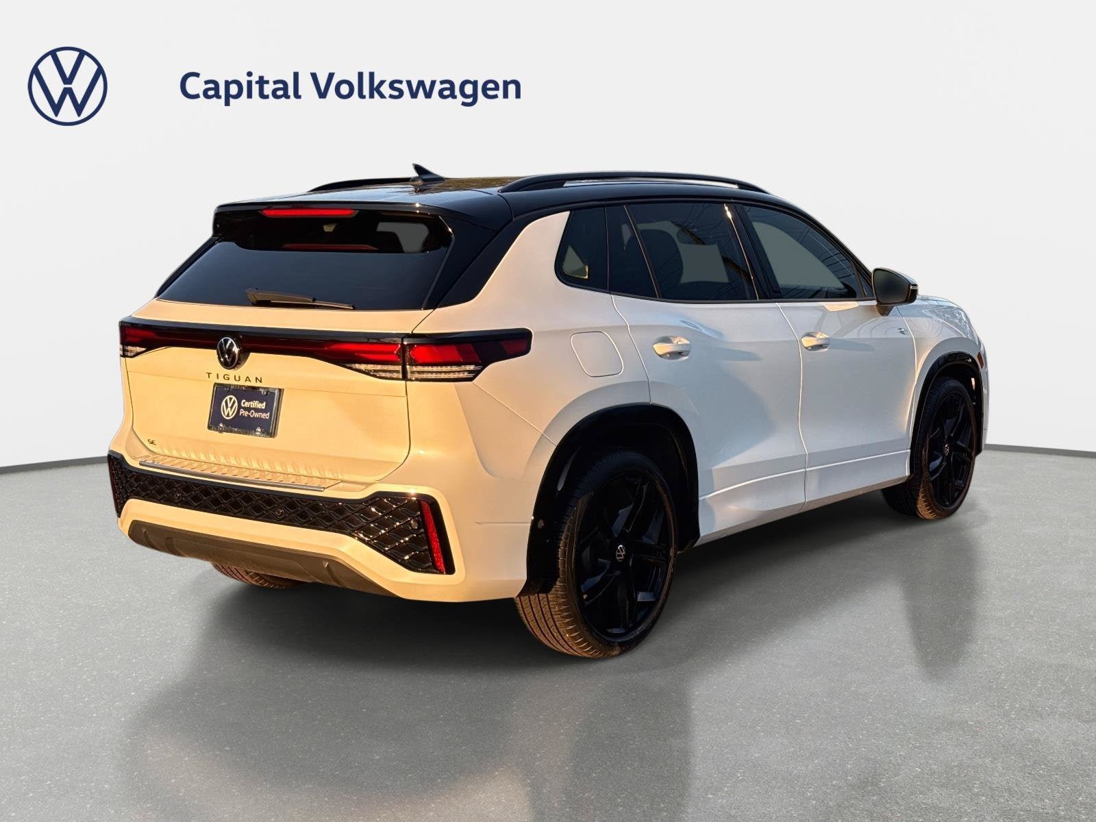 Used 2026 Volkswagen Tiguan SE R-Line FWD image 5
