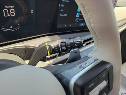 Certified 2025 Hyundai Santa Fe SEL image 17