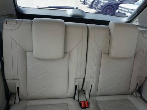 Used 2024 Volkswagen Atlas SE image 20