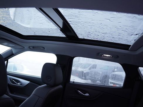 Used 2019 Chevrolet Blazer LT w/ Sun and Wheels Package image 18