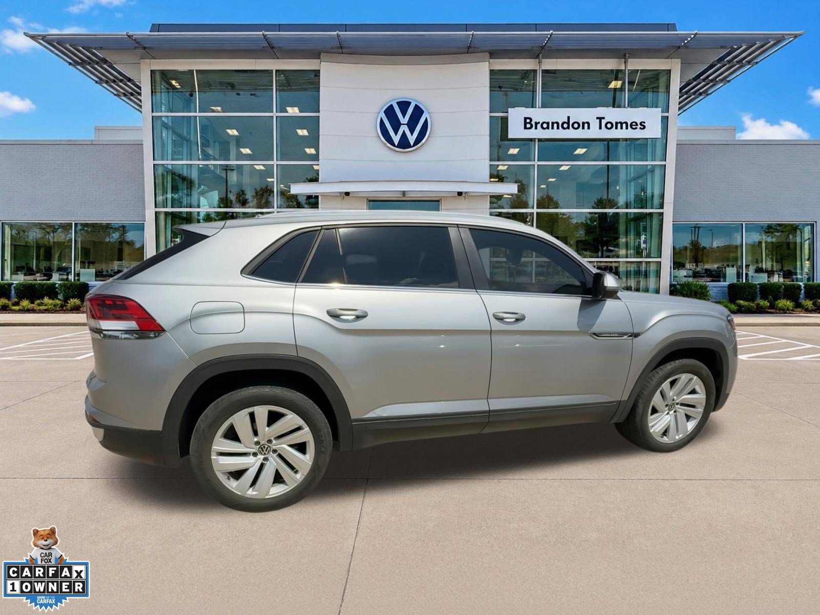 Used 2023 Volkswagen Atlas Cross Sport SE FWD image 10