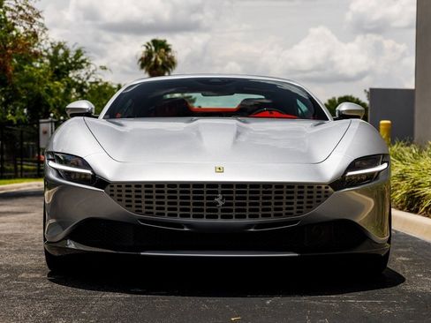Used 2024 Ferrari Roma Spider image 17