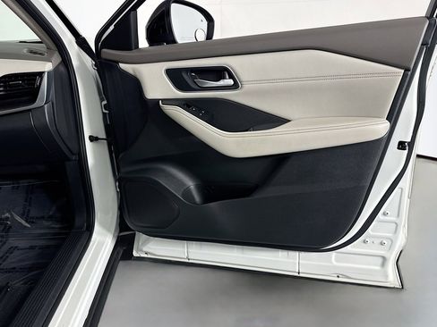 Used 2021 Nissan Rogue SL image 23