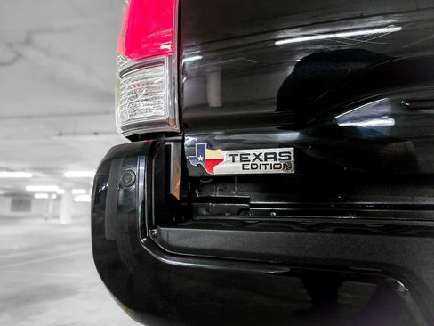 Used 2023 Toyota Tacoma TRD Sport w/ Technology Package RWD image 10