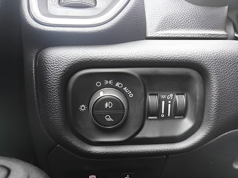 Used 2025 RAM 1500 Big Horn AWD/4WD image 28