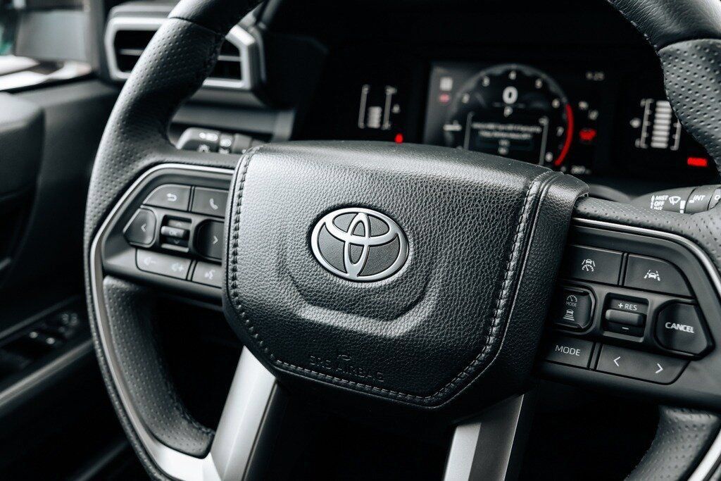 Used 2026 Toyota 4Runner SR5 AWD/4WD image 26