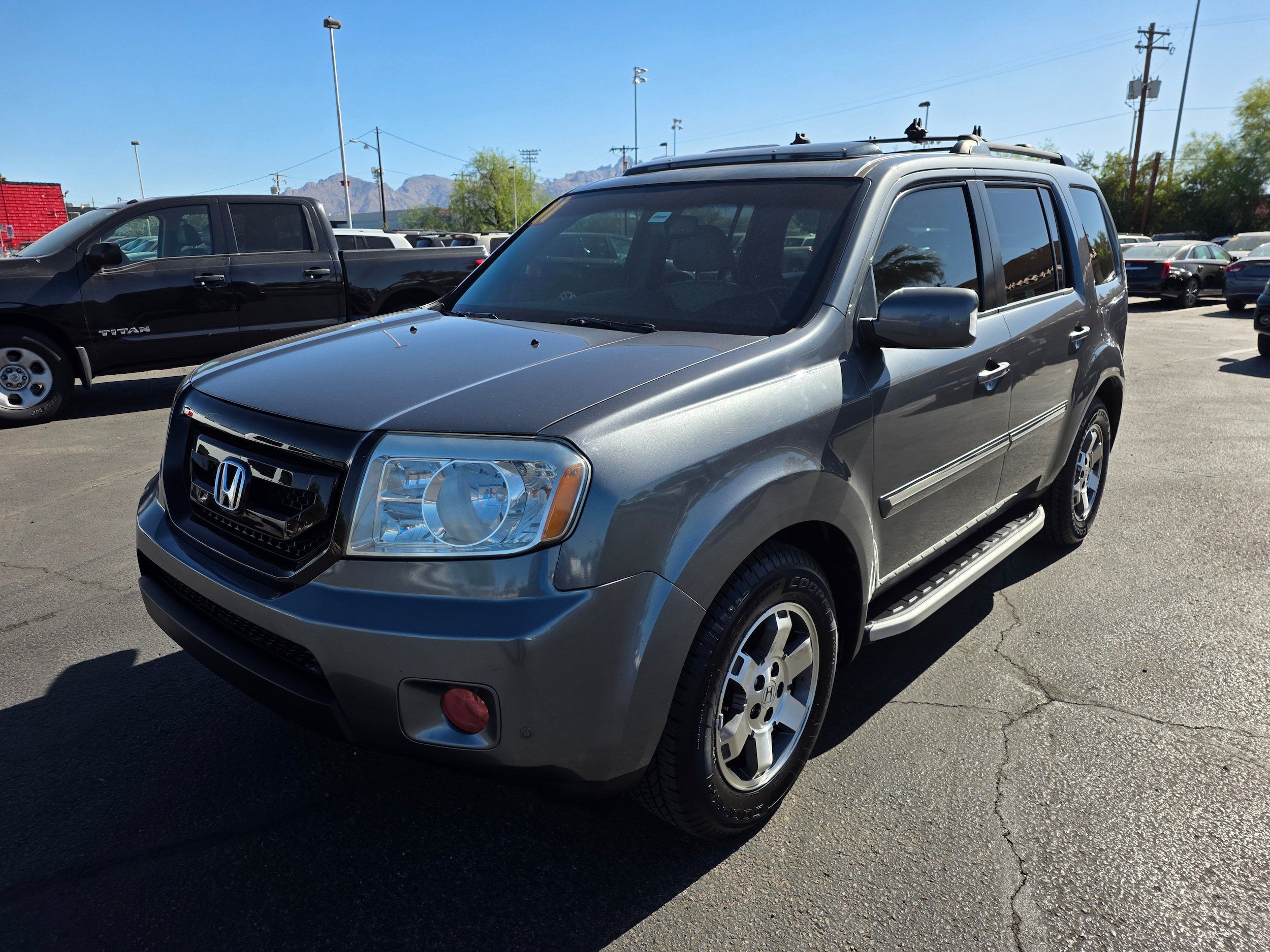 Used 2011 Honda Pilot Touring image 1