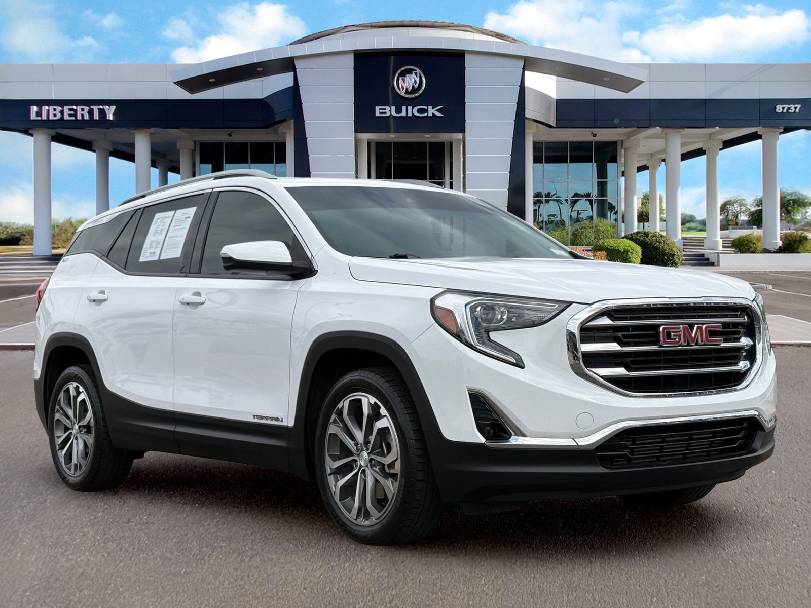 Used 2020 GMC Terrain SLT w/ Preferred Package FWD image 2