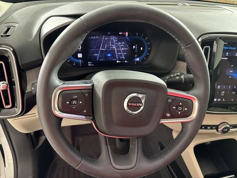 Used 2024 Volvo XC40 B5 Ultimate w/ Protection Package AWD/4WD image 25