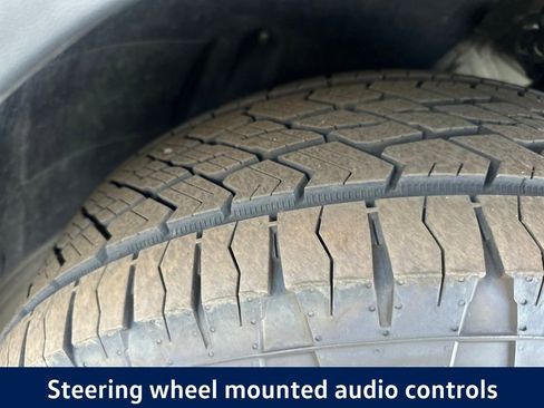 New 2025 Volkswagen Atlas Peak Edition SE image 11