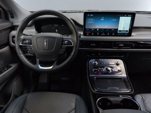 Used 2022 Lincoln Nautilus Reserve AWD/4WD image 21