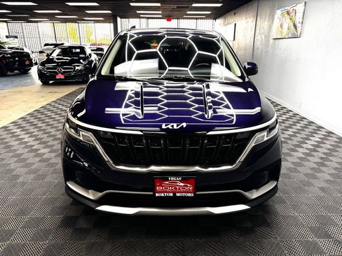 Used 2024 Kia Carnival LX image 6