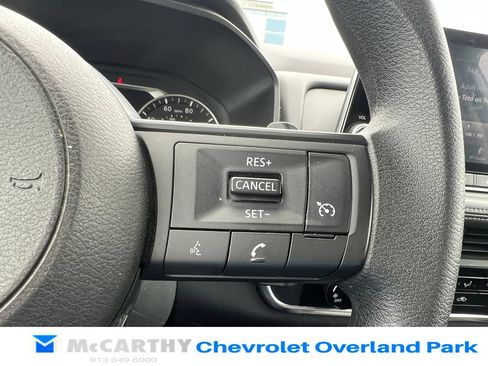 Used 2024 Nissan Rogue S AWD/4WD image 13