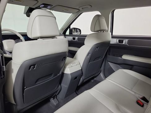 Used 2026 Hyundai Santa Fe SEL FWD image 11