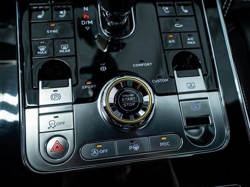 Used 2020 Bentley Flying Spur W12 image 52