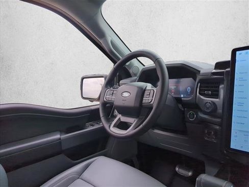 Used 2025 Ford F150 Lightning Flash image 28