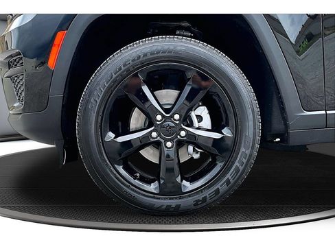 Certified 2023 Jeep Grand Cherokee Altitude AWD/4WD image 51