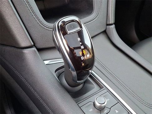 Used 2025 Cadillac XT5 Premium Luxury image 15