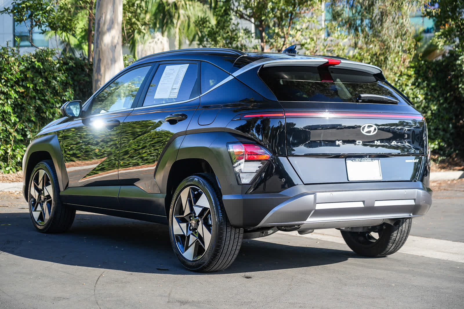 Used 2024 Hyundai Kona Limited AWD/4WD image 8