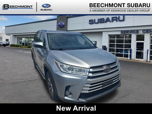 Used 2018 Toyota Highlander XLE AWD/4WD image 1