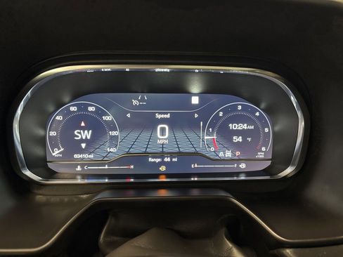 Used 2023 GMC Yukon XL AT4 w/ Technology Package image 39