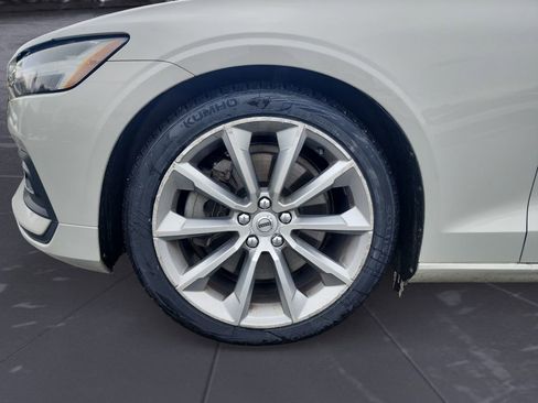 Used 2021 Volvo S60 T6 Momentum image 14