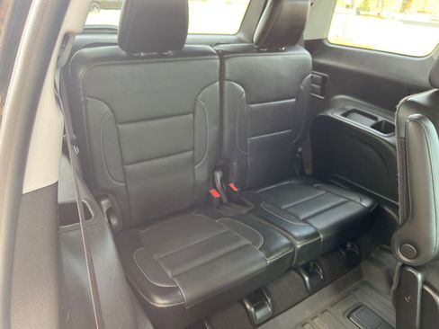 Used 2020 GMC Acadia SLT w/ Driver Alert Package II image 28