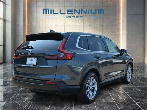 Used 2023 Honda CR-V EX image 3