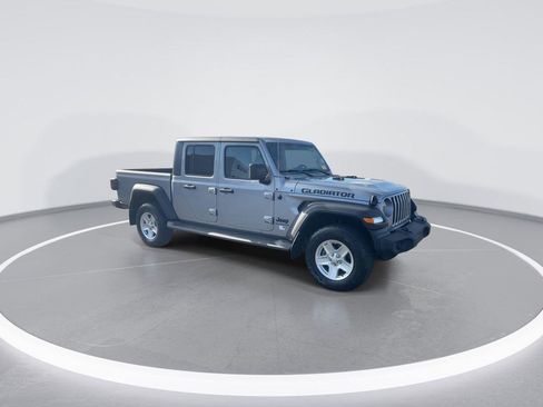 Used 2020 Jeep Gladiator Sport w/ Quick Order Package 24S image 2