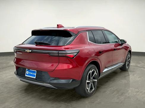 Used 2025 Chevrolet Equinox EV LT w/ Convenience Package FWD image 7