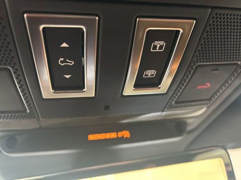 Used 2024 Land Rover Defender 110 X image 14