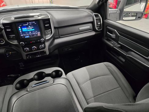 Used 2024 RAM 2500 Big Horn AWD/4WD image 44