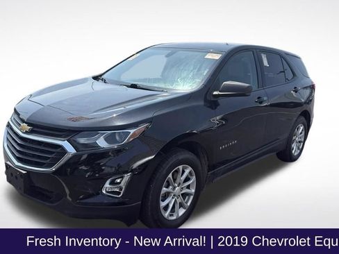 Used 2019 Chevrolet Equinox LS w/ LS Convenience Package FWD image 1