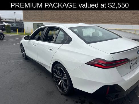Used 2024 BMW 530i w/ M Sport Package RWD image 3